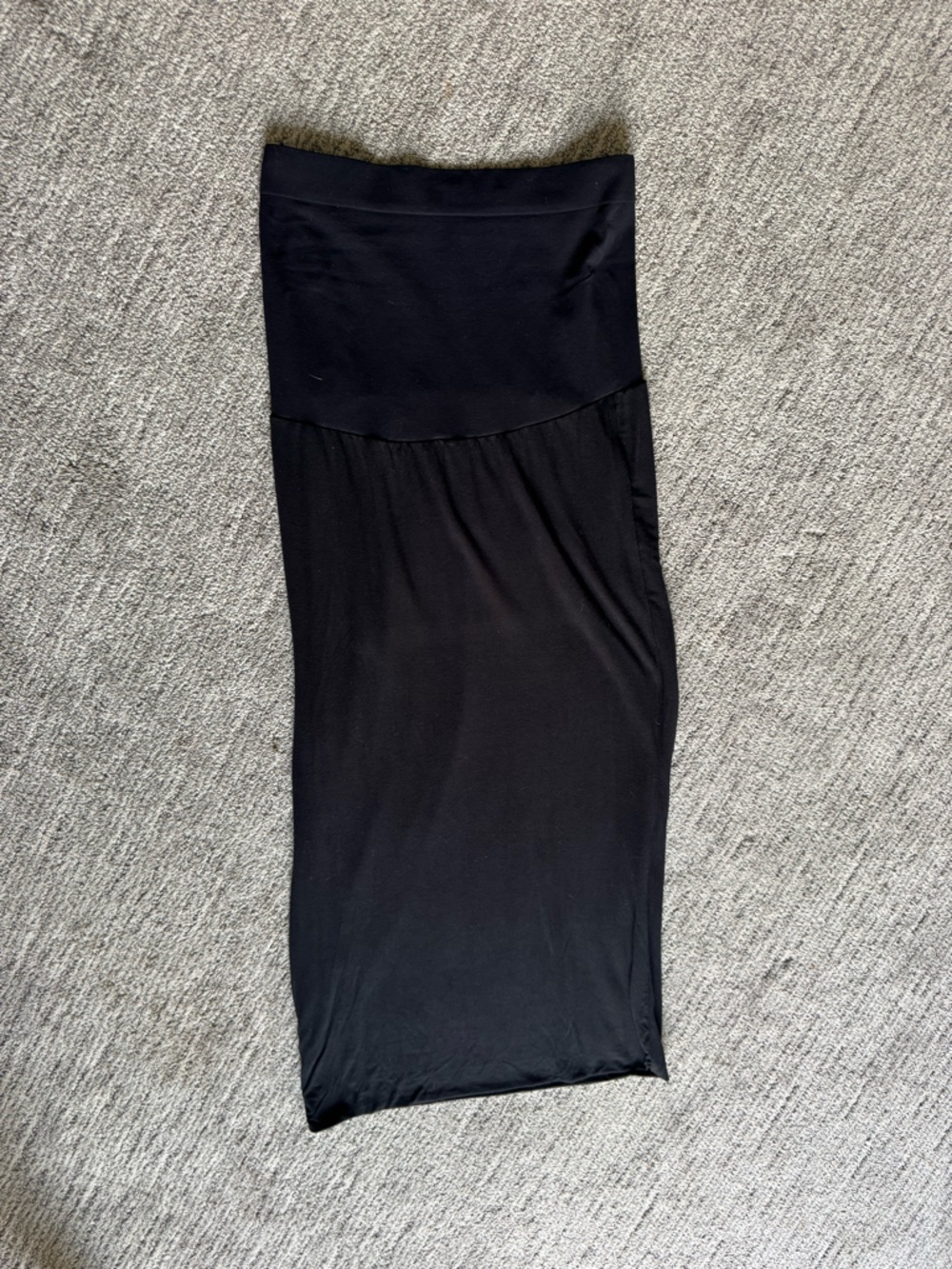 Ingrid & Isabel Black Stretch Midi Skirt - Sleek Pencil Silhouette